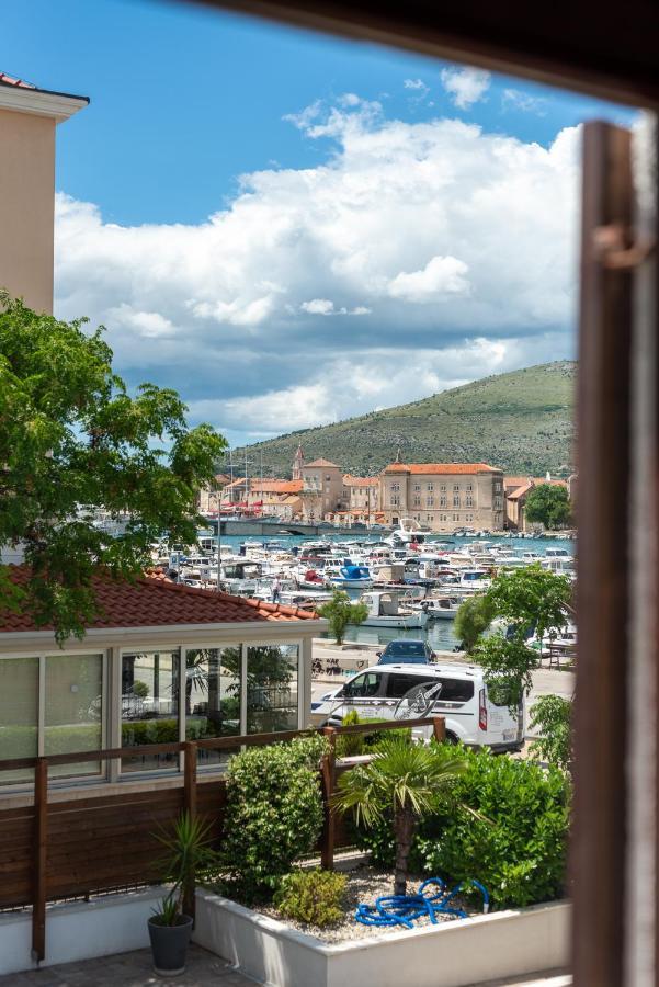 Apartments Bozan Трогир Екстериор снимка
