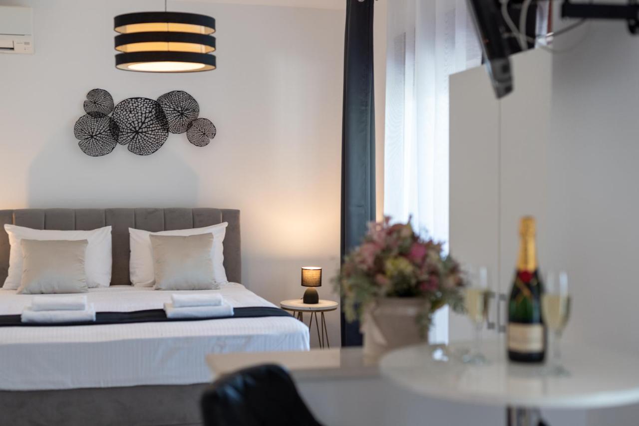 Apartments Bozan Трогир Екстериор снимка