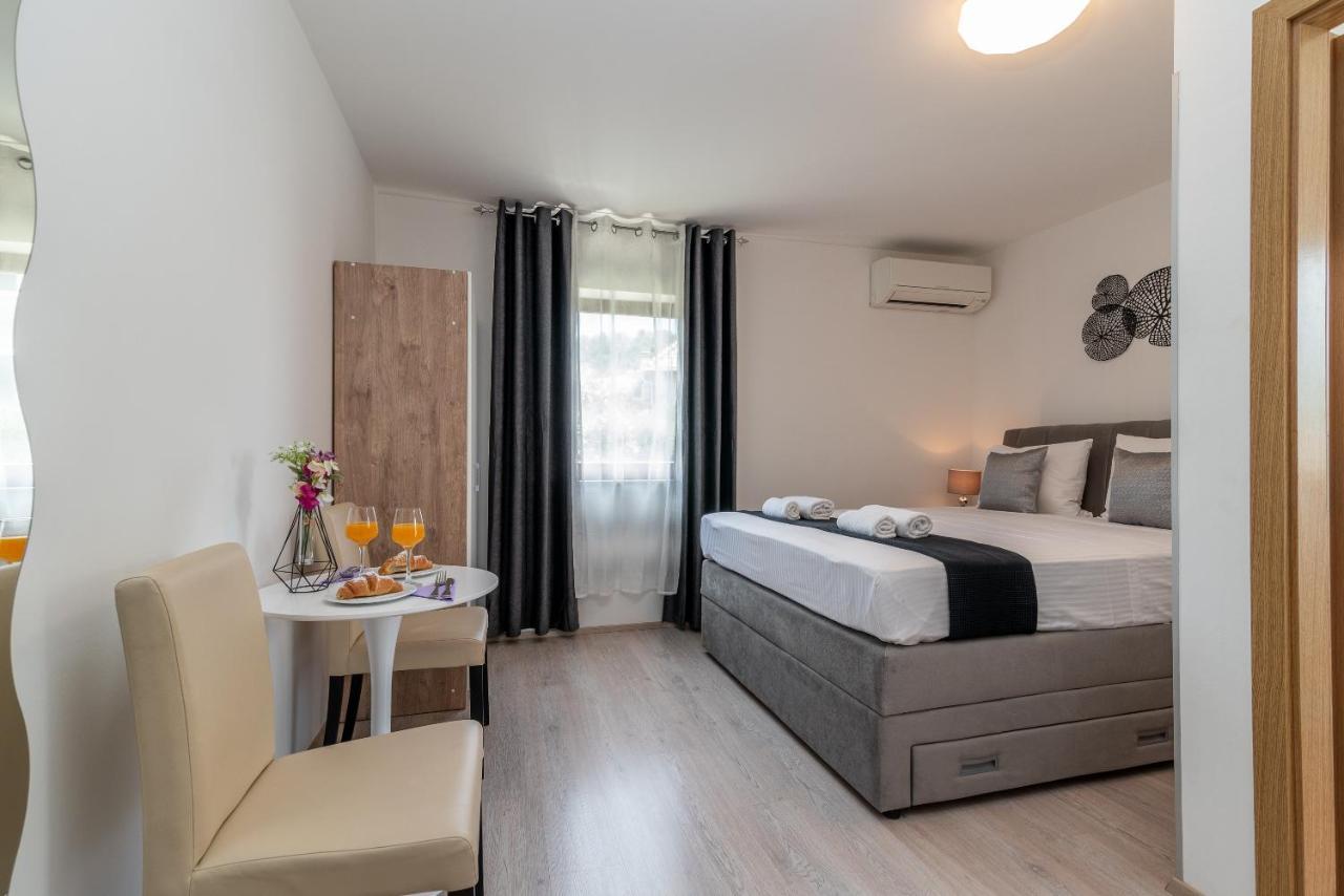 Apartments Bozan Трогир Екстериор снимка