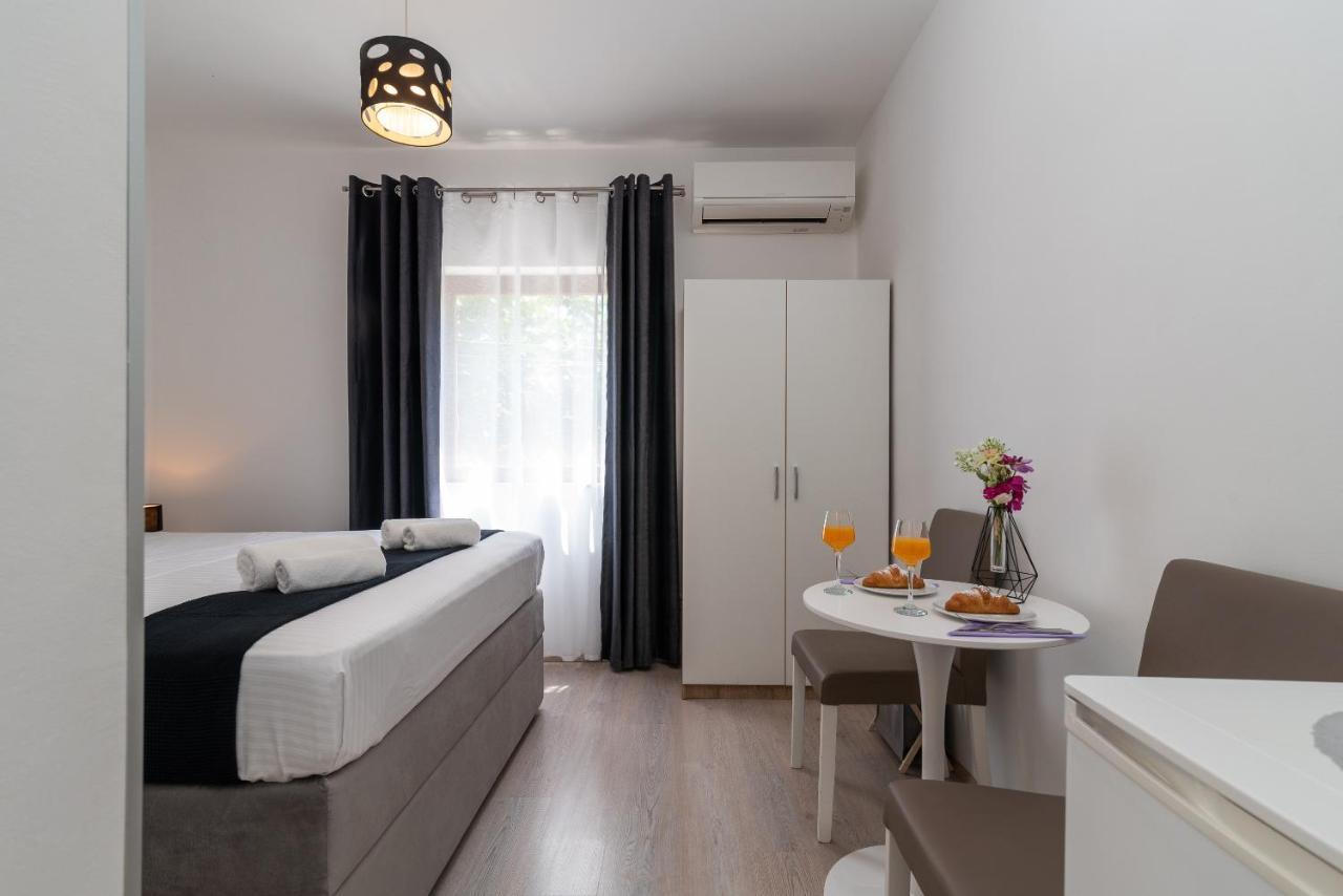 Apartments Bozan Трогир Екстериор снимка