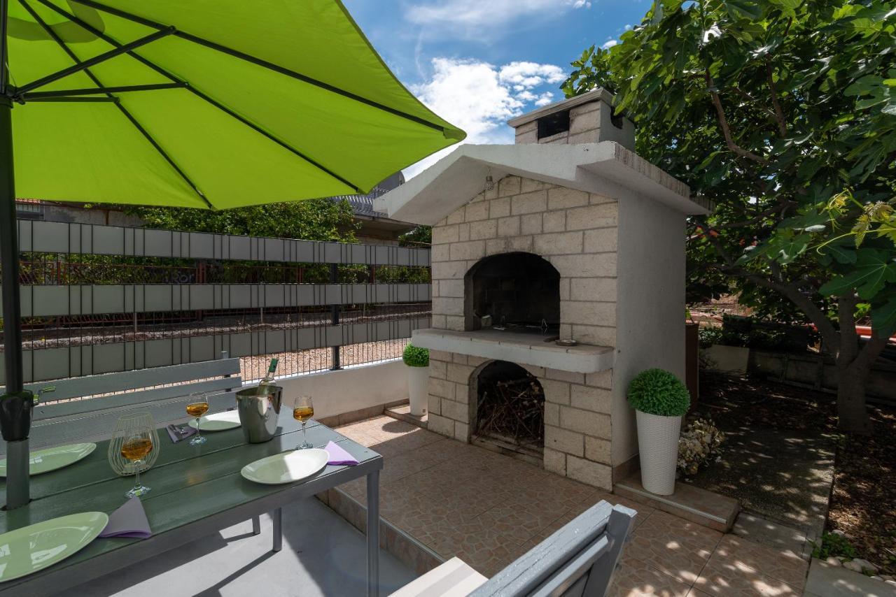 Apartments Bozan Трогир Екстериор снимка
