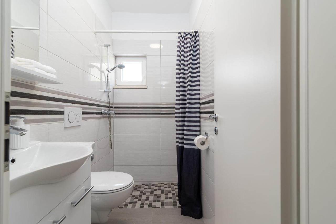 Apartments Bozan Трогир Екстериор снимка