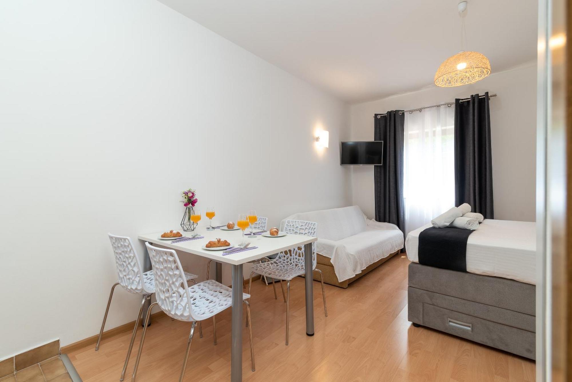 Apartments Bozan Трогир Стая снимка