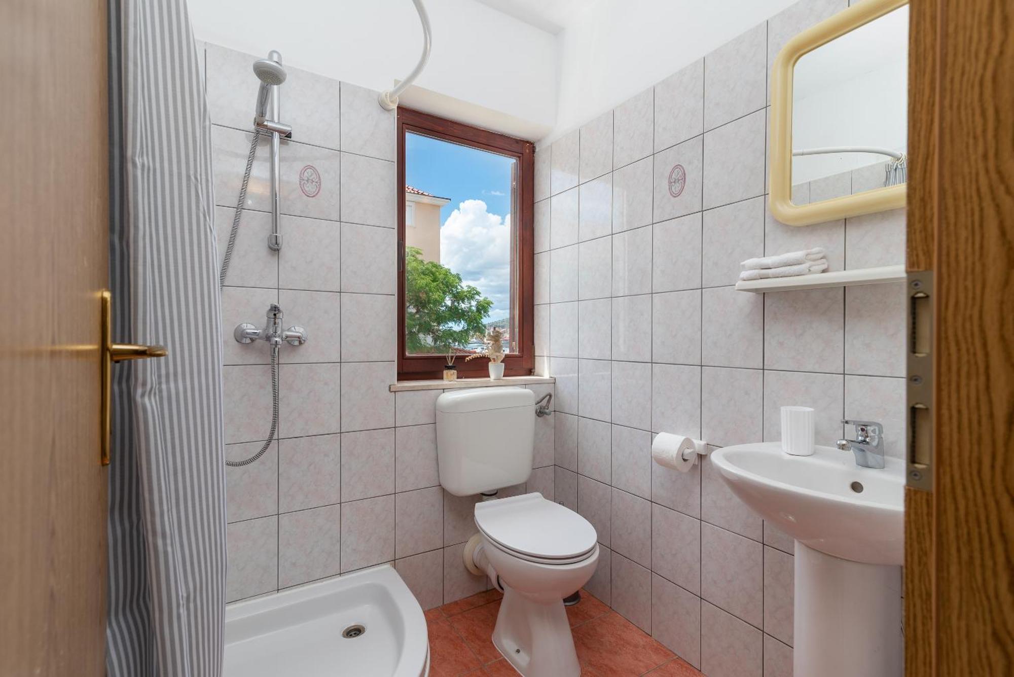 Apartments Bozan Трогир Стая снимка