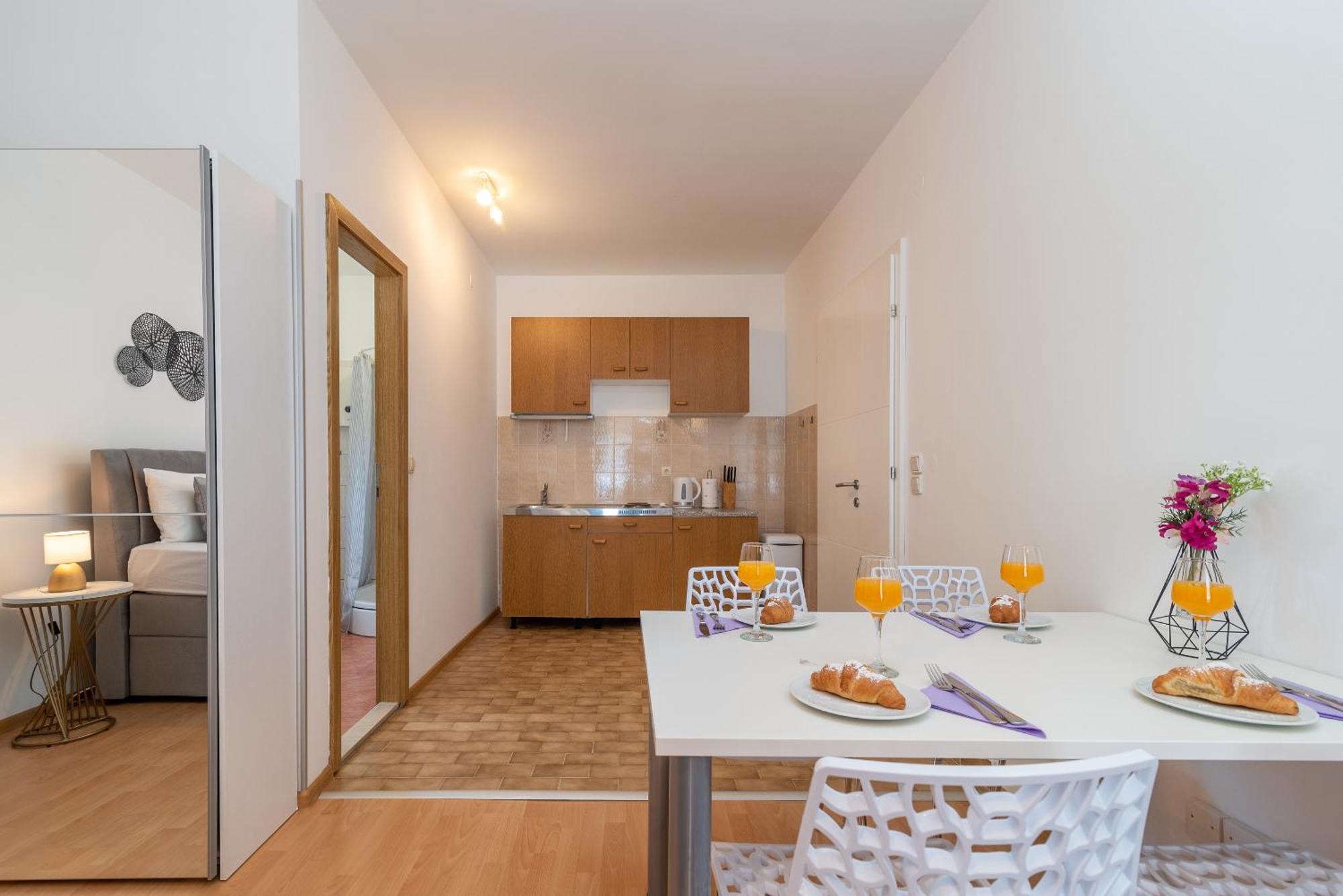 Apartments Bozan Трогир Стая снимка